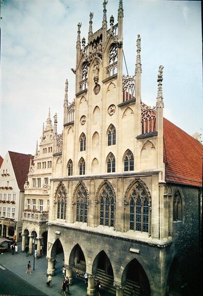 Veduta del municipio da German School